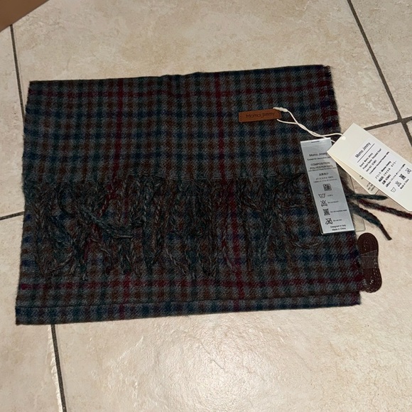 Momo Jimmy Scarf - Picture 1 of 8